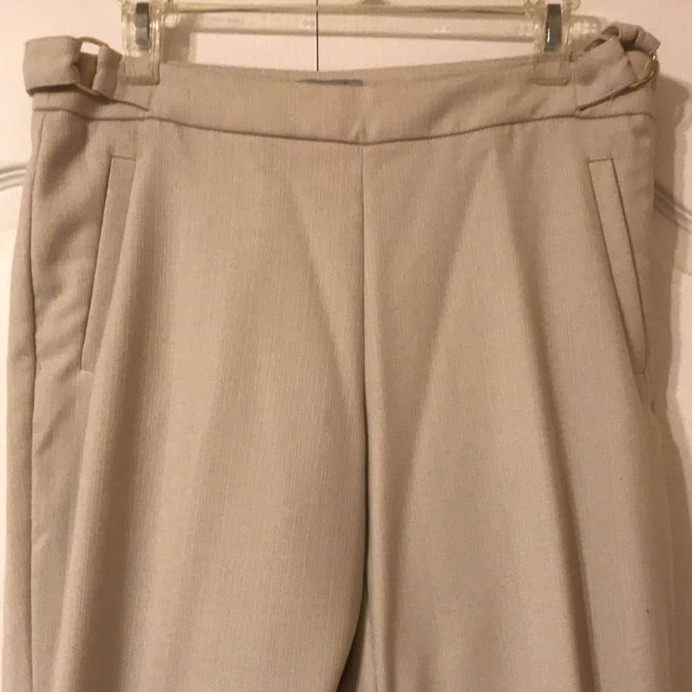 Tan capris